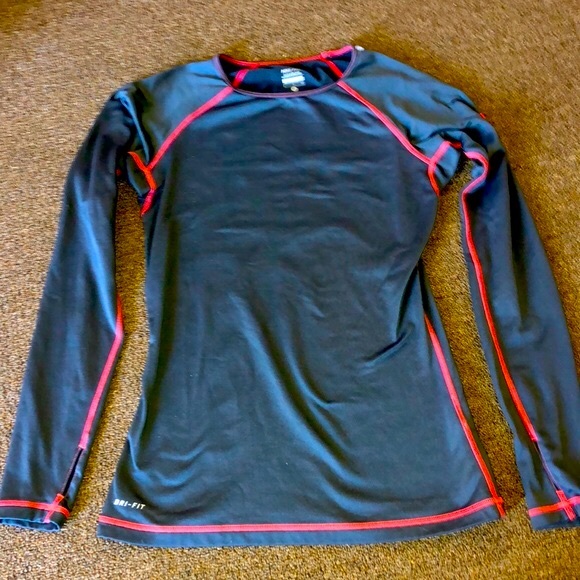 Nike Pro Hypowarm athletic shirt. Small - Picture 1 of 3